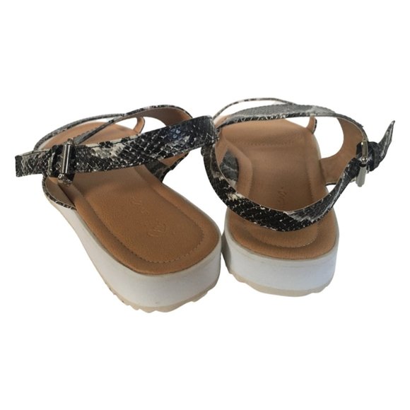🌸4/$30🌸 NWOT Faux Snake Skin Sandals - Picture 6 of 9